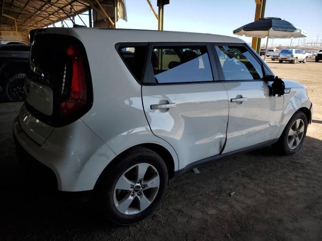 KNDJN2A2XJ7535704 - 2018 KIA SOUL WHITE photo 3