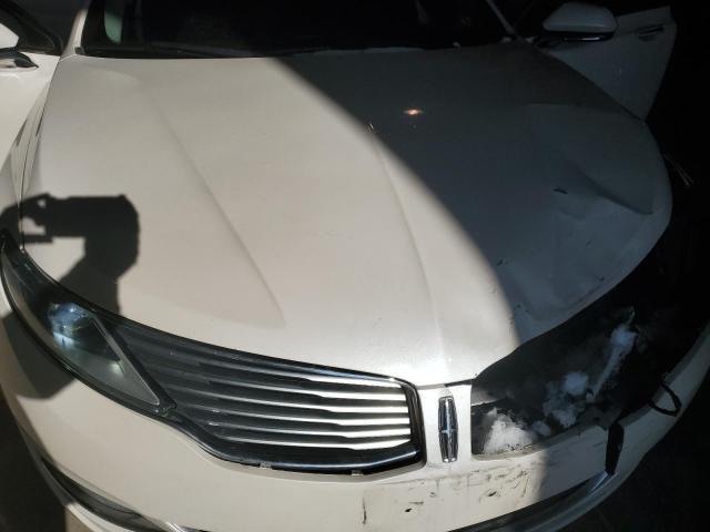 3LN6L2G94GR604853 - 2016 LINCOLN MKZ WHITE photo 11