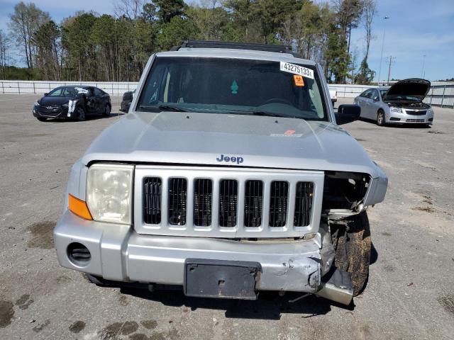 1J8HG48N36C155941 - 2006 JEEP COMMANDER 银色 照片 5