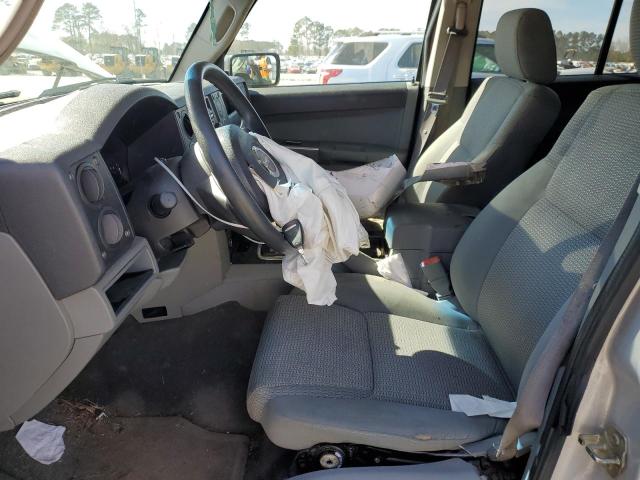 1J8HG48N36C155941 - 2006 JEEP COMMANDER 银色 照片 7