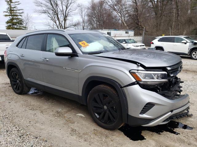 1V2KE2CA4NC221101 - 2022 VOLKSWAGEN ATLAS CROS SE Серый фото 4
