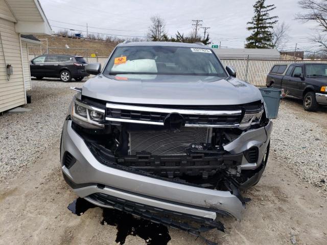 1V2KE2CA4NC221101 - 2022 VOLKSWAGEN ATLAS CROS SE Серый фото 5