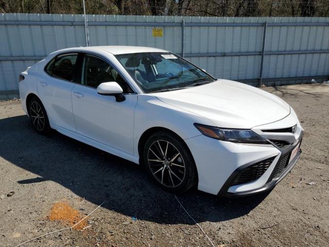 4T1G11AK9MU453836 - 2021 TOYOTA CAMRY SE WHITE photo 4