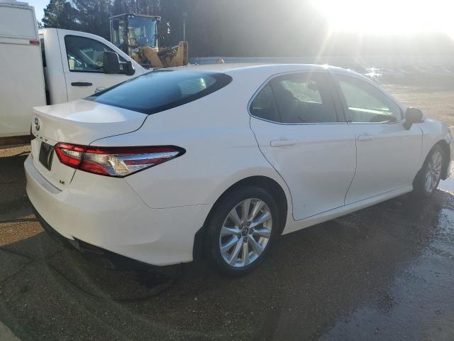 4T1B11HK6JU548897 - 2018 TOYOTA CAMRY L Ақ фото 3