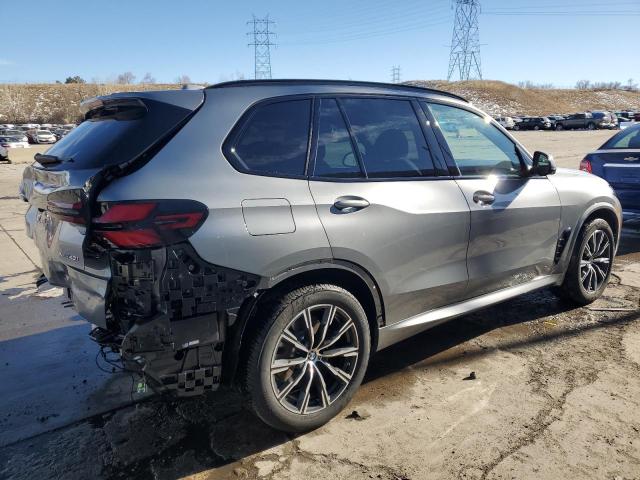 5UX23EU02R9T56433 - 2024 BMW X5 XDRIVE40I GRAY photo 3