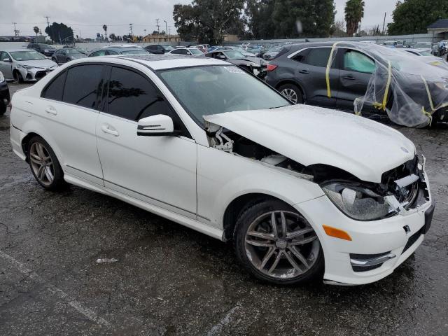 WDDGF4HB8DA827373 - 2013 MERCEDES-BENZ C 250 WHITE photo 4