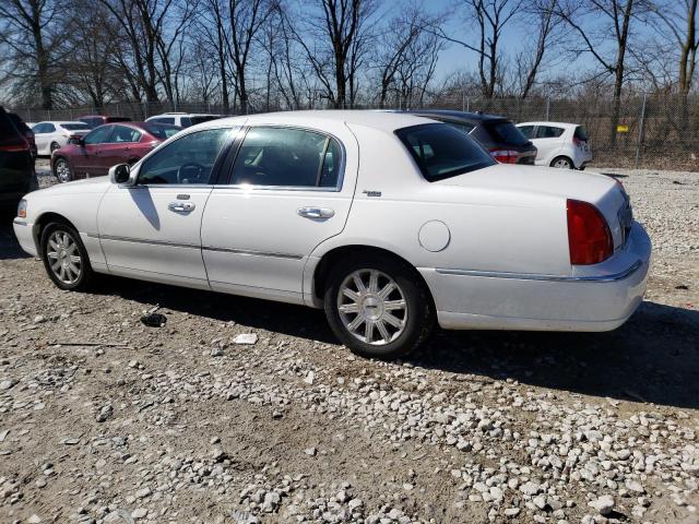 1LNHM82V16Y626175 - 2006 LINCOLN TOWN CAR SIGNATURE LIMITED WHITE photo 2