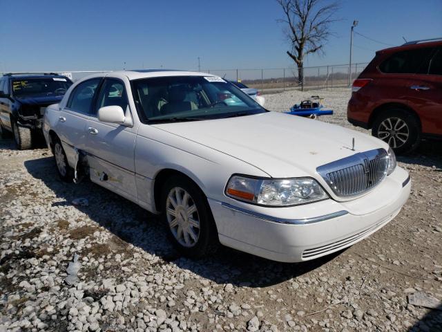 1LNHM82V16Y626175 - 2006 LINCOLN TOWN CAR SIGNATURE LIMITED WHITE photo 4