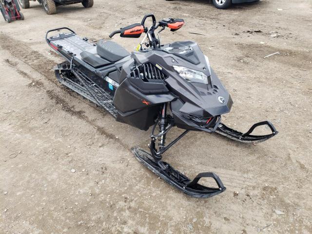 2BPSTJNA9NV000171 - 2022 SKI DOO SUMMIT X 8 BLACK photo 1