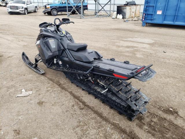 2BPSTJNA9NV000171 - 2022 SKI DOO SUMMIT X 8 BLACK photo 3