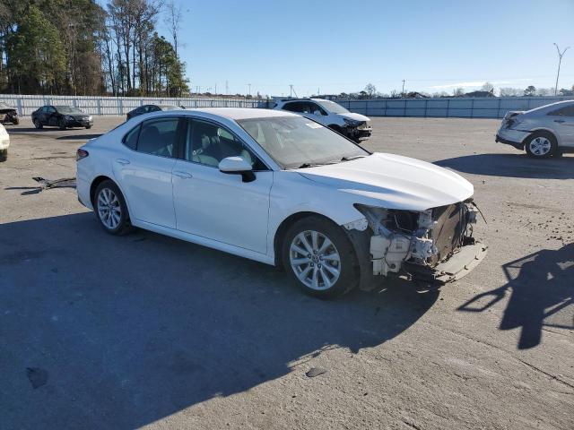 4T1B11HK4KU208326 - 2019 TOYOTA CAMRY L WHITE photo 4