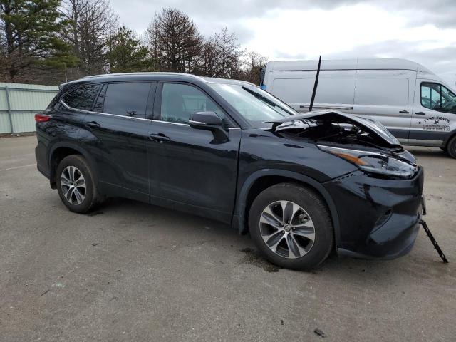 5TDGZRBHXMS559201 - 2021 TOYOTA HIGHLANDER XLE BLACK photo 4