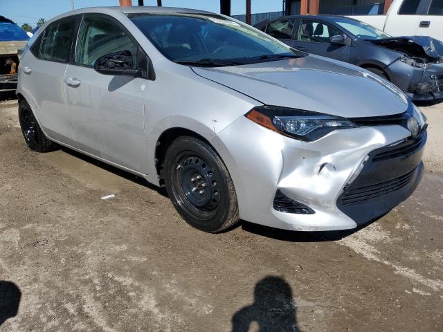 5YFBURHEXJP788987 - 2018 TOYOTA COROLLA L SILVER photo 4