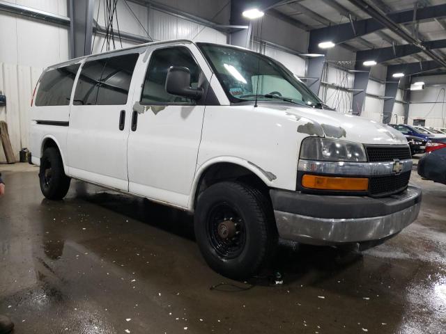 1GA2GYDG6A1132162 - 2010 CHEVROLET EXPRESS G3 LT WHITE photo 4