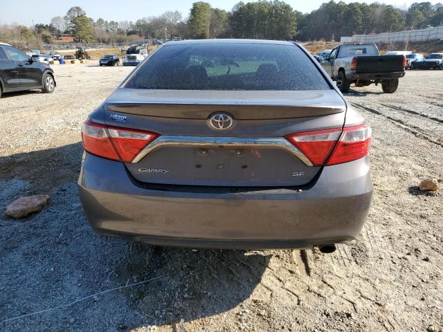 4T1BF1FK9HU411841 - 2017 TOYOTA CAMRY 4 LE GRAY photo 6