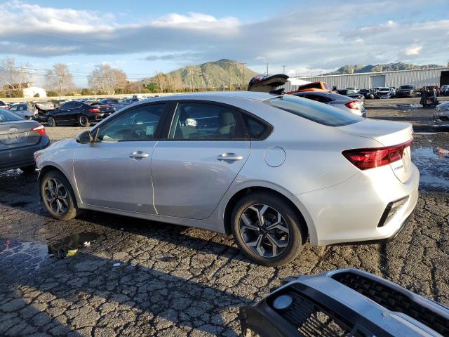 3KPF24AD1LE233068 - 2020 KIA FORTE FE SILVER photo 2