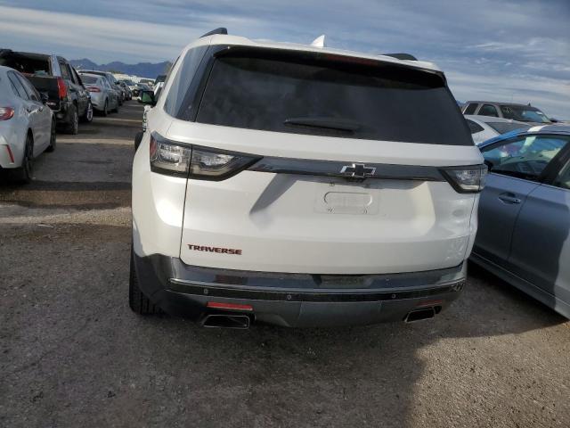 1GNERKKW0JJ273998 - 2018 CHEVROLET TRAVERSE PREMIER WHITE photo 6