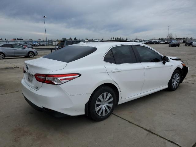 4T1B31HK5JU506005 - 2018 TOYOTA CAMRY LE WHITE photo 3