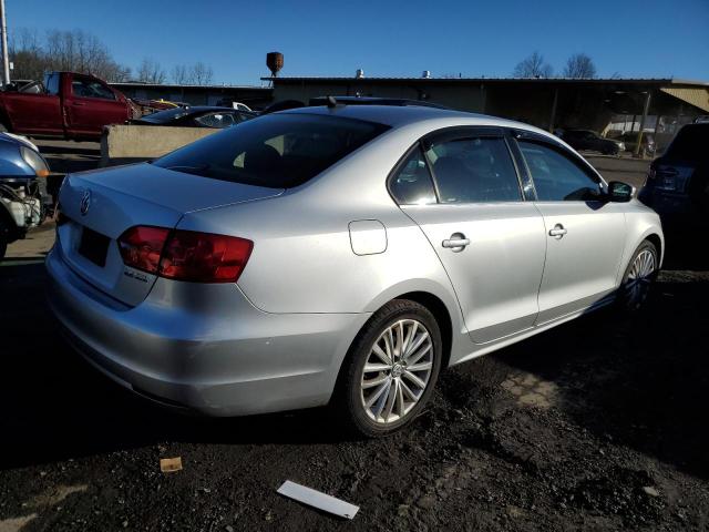 3VWLZ7AJXBM304131 - 2011 VOLKSWAGEN JETTA SEL SILVER photo 3