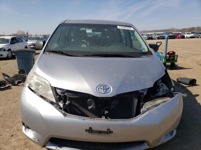 5TDKA3DC3BS003048 - 2011 TOYOTA SIENNA BASE SILVER photo 5