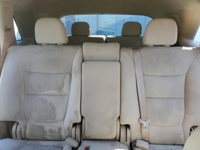 5XYKT4A17BG059624 - 2011 KIA SORENTO BASE WHITE photo 10