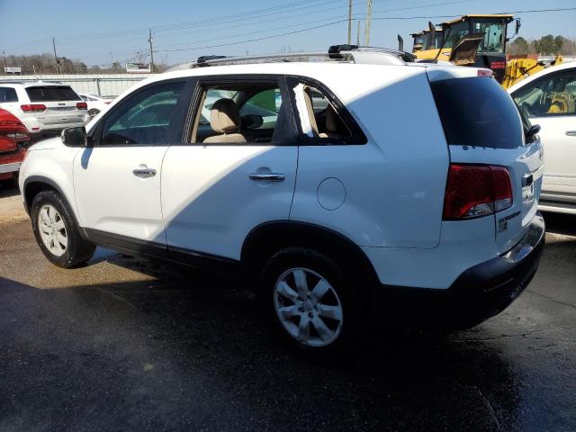 5XYKT4A17BG059624 - 2011 KIA SORENTO BASE WHITE photo 2