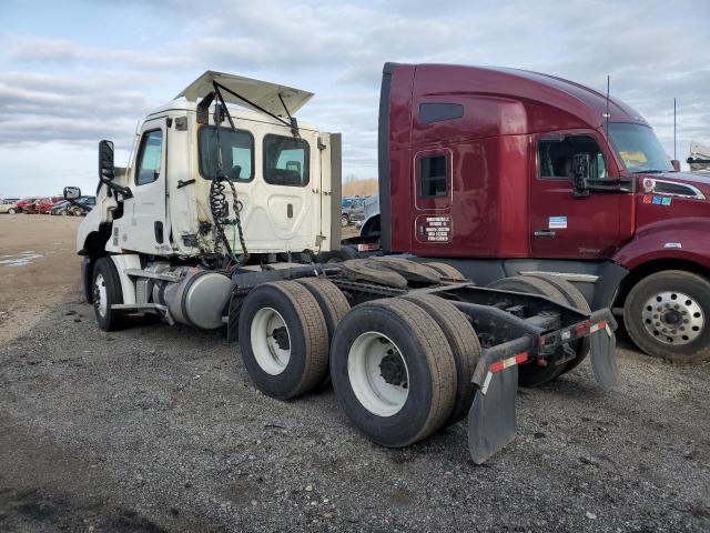 3AKJHLDV0MSMS0153 - 2021 FREIGHTLINER CASCADIA 1 WHITE photo 3