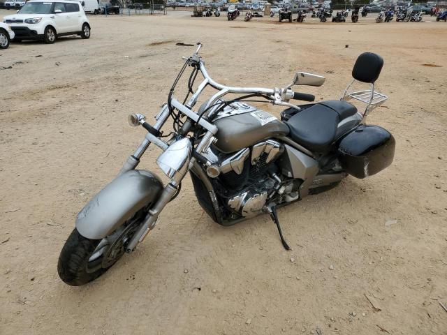 JH2SC6600BK100169 - 2011 HONDA VT1300 CR SILVER photo 2