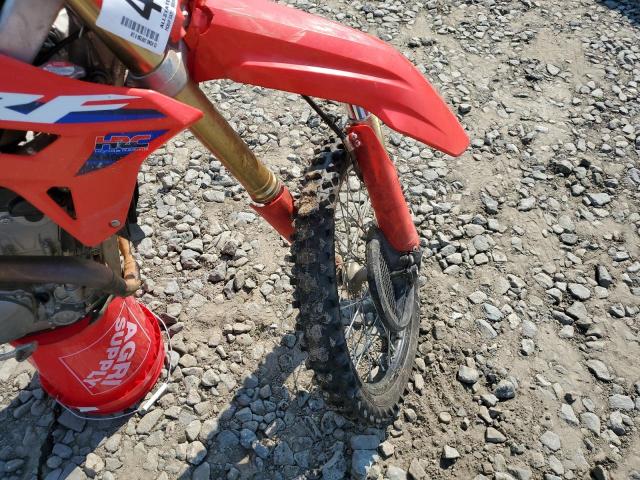 JH2ME1238PK504737 - 2023 HONDA CRF250 R RED photo 9