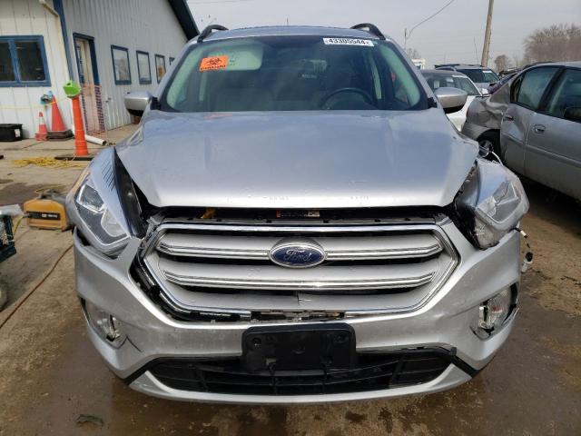 1FMCU9HD2JUB99619 - 2018 FORD ESCAPE SEL SILVER photo 5