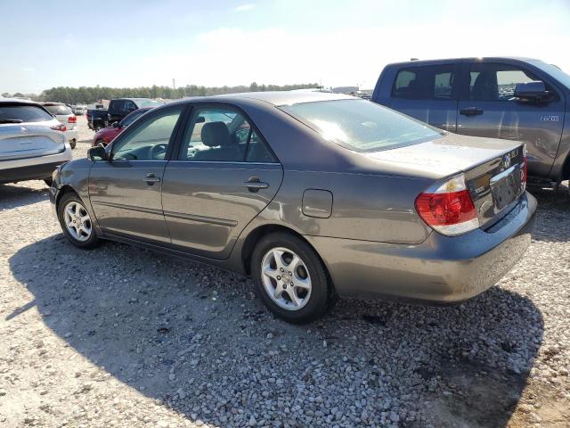 4T1BE32K15U978285 - 2005 TOYOTA CAMRY LE GRAY photo 2