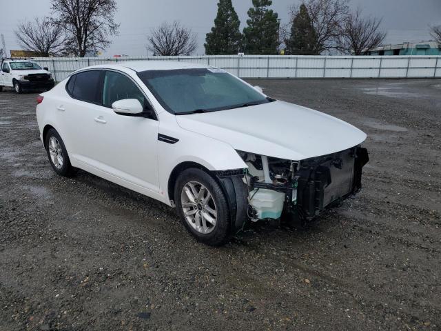 KNAGM4A77B5152253 - 2011 KIA OPTIMA LX WHITE photo 4