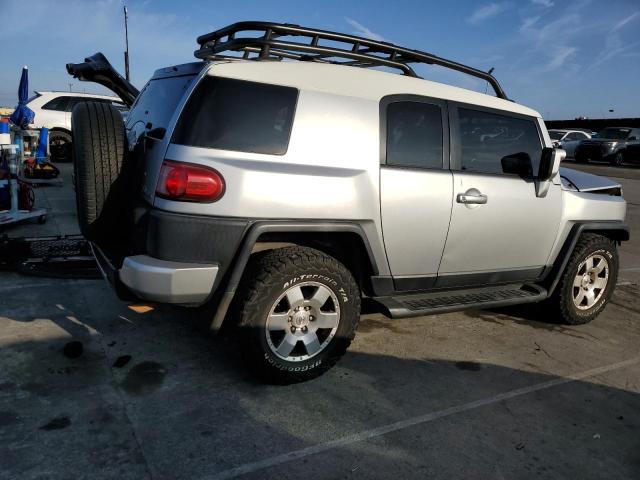 JTEZU11F58K003931 - 2008 TOYOTA FJ CRUISER SILVER photo 3