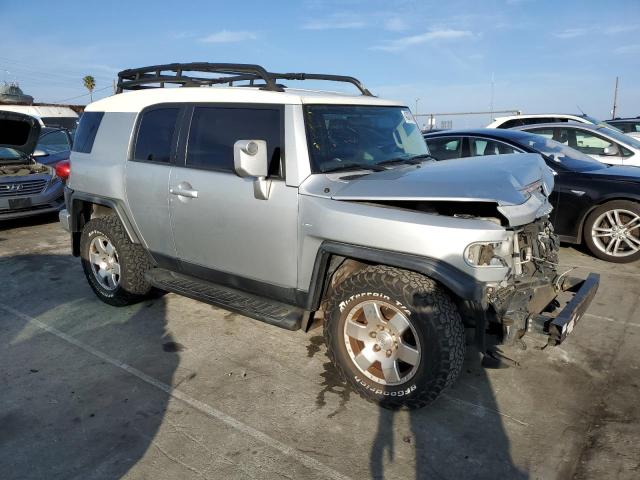 JTEZU11F58K003931 - 2008 TOYOTA FJ CRUISER SILVER photo 4