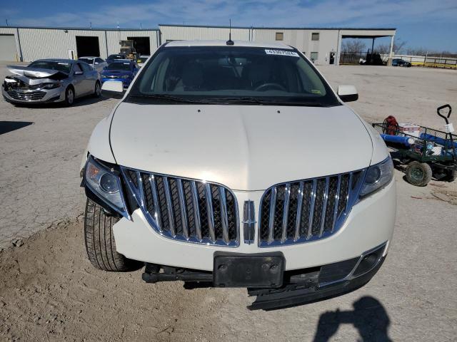 2LMDJ6JK6CBL12568 - 2012 LINCOLN MKX WHITE photo 5