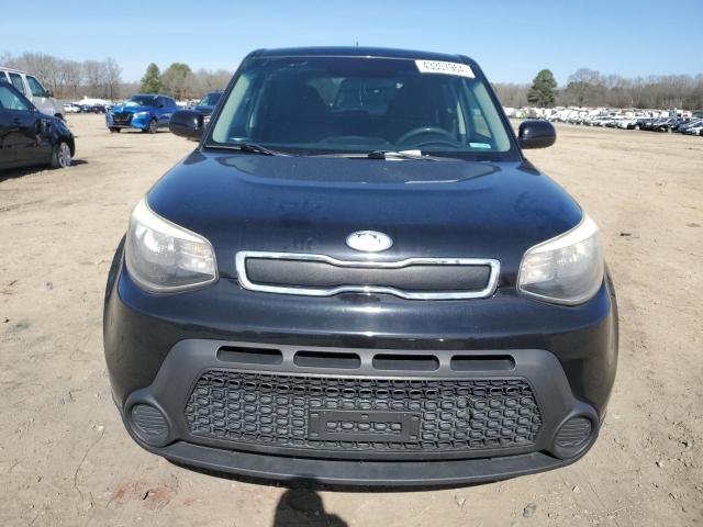 KNDJN2A21F7145839 - 2015 KIA SOUL BLACK photo 5