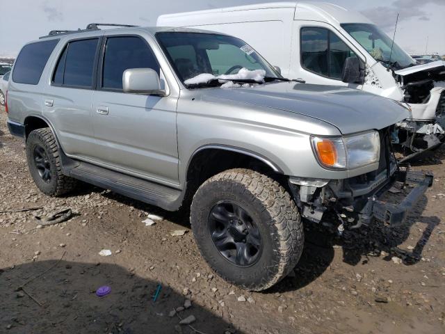 JT3HN86RXX0235240 - 1999 TOYOTA 4RUNNER SR5 SILVER photo 4