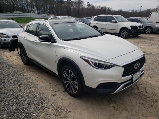 SJKCH5CRXKA008775 - 2019 INFINITI QX30 LUXE WHITE photo 4