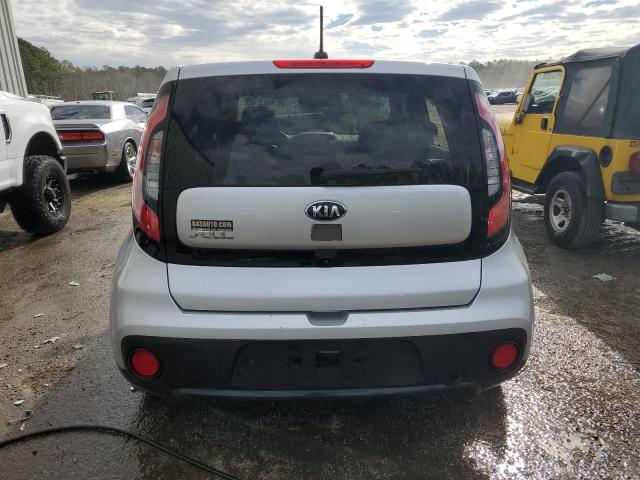 KNDJN2A25J7586043 - 2018 KIA SOUL SILVER photo 6