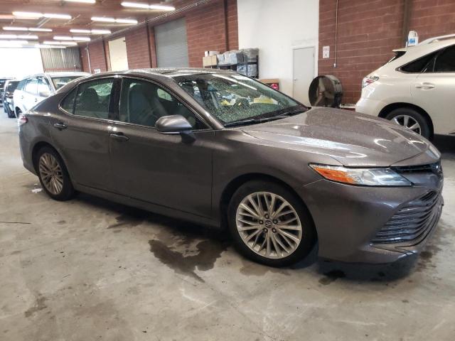 4T1B11HK8JU078033 - 2018 TOYOTA CAMRY L GRAY photo 4