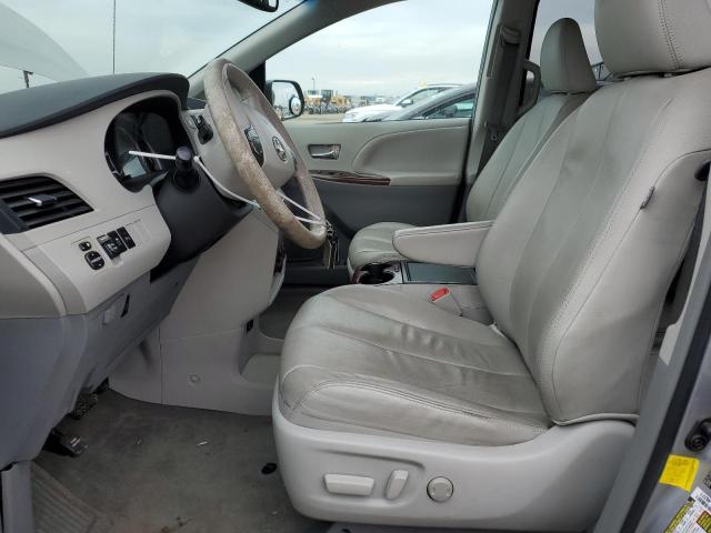 5TDYK3DC9DS342889 - 2013 TOYOTA SIENNA XLE SILVER photo 7