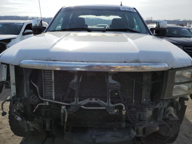 1GT120C82DF114441 - 2013 GMC SIERRA K2500 SLE WHITE photo 5