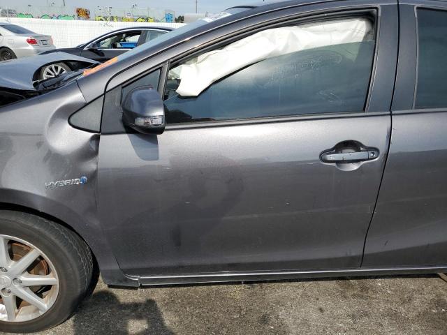 JTDKDTB31G1122859 - 2016 TOYOTA PRIUS C GRAY photo 7