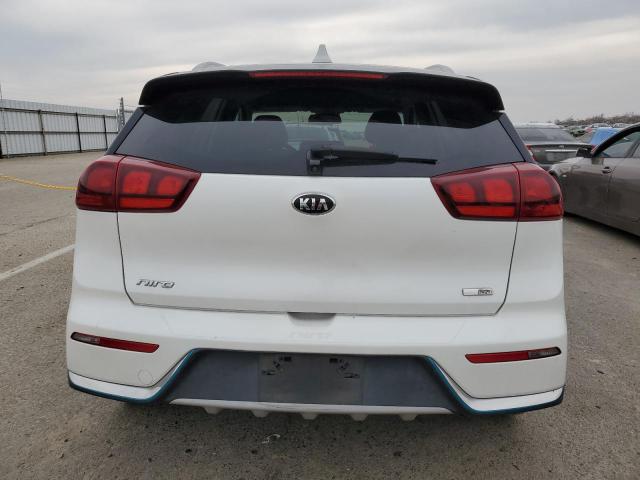 KNDCM3LD0J5180344 - 2018 KIA NIRO LX WHITE photo 6