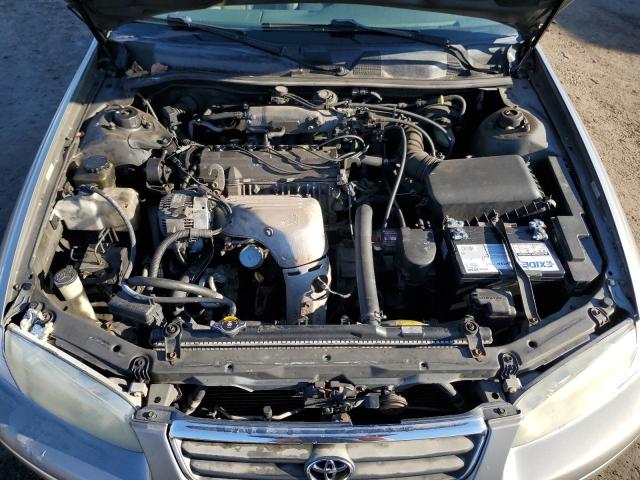 JT2BG22K710582218 - 2001 TOYOTA CAMRY CE GRAY photo 11