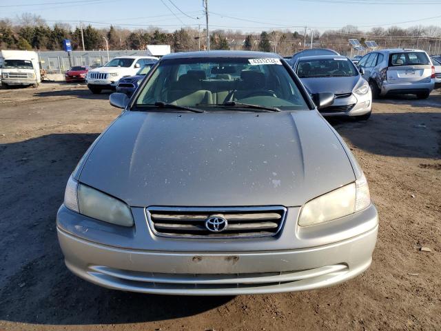 JT2BG22K710582218 - 2001 TOYOTA CAMRY CE GRAY photo 5