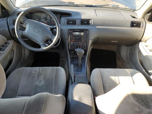 JT2BG22K710582218 - 2001 TOYOTA CAMRY CE GRAY photo 8