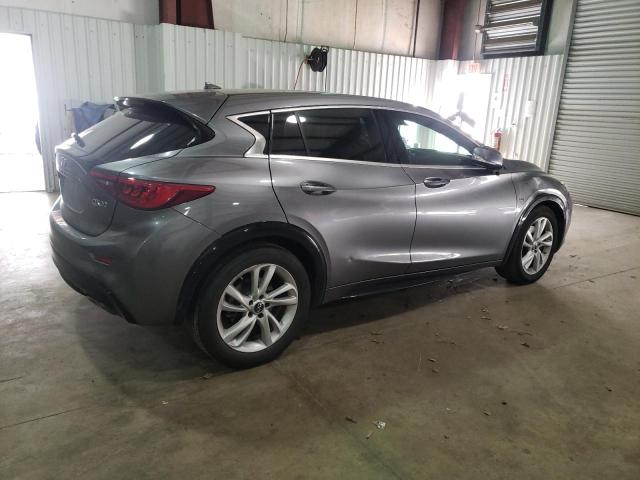 SJKCH5CP0JA053687 - 2018 INFINITI QX30 BASE GRAY photo 3