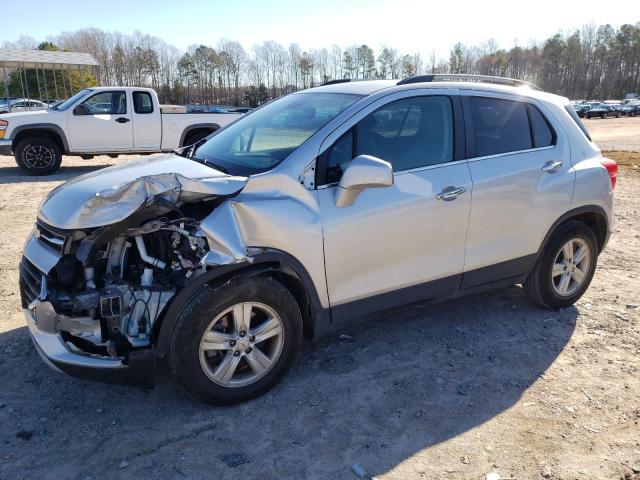 KL7CJLSB8LB016849 - 2020 CHEVROLET TRAX 1LT SILVER photo 1