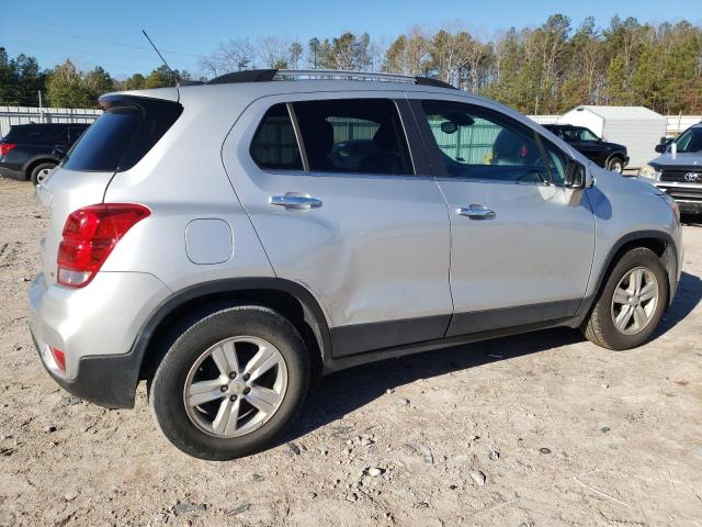 KL7CJLSB8LB016849 - 2020 CHEVROLET TRAX 1LT SILVER photo 3